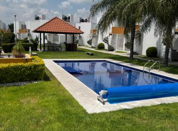 Casa en condominio de 2 habitaciones, Corregidora · Rento Casa con Piscina en Pueblito.