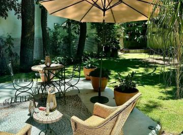 Casa · 800m² · 4 Recámaras · 8 Estacionamientos · Casa en Venta en Colinas de San Javier (Terreno con 2 Casas)