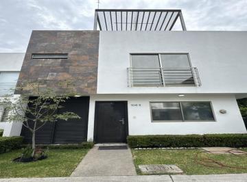 Casa en condominio · 140m² · 2 Recámaras · 1 Estacionamiento · Casa en Venta Cañadas de San Lorenzo La Cima