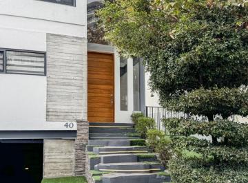 Casa · 538m² · 4 Recámaras · 9 Estacionamientos · Residencia en Venta en Coto Reserva Real, Zapopan, Jalisco.