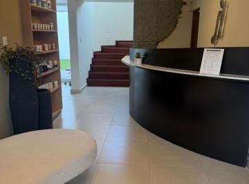 Casa de 1 habitación, León · Se Renta Consultorio con Baño Completo y Cabina en Jardines del Moral León Guanajuato