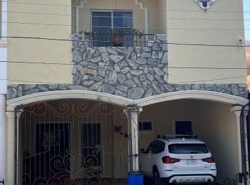 bb6a8ece154839c6d27e08a2dc64d2be12501a35778cedc1757811551ef2d1e3 · Casa en Renta en Pedregal de Santiago