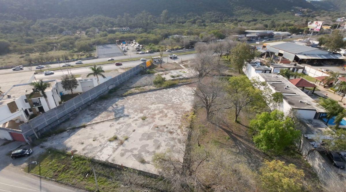 Terreno en Renta en Carretera Nacional Los Cavazos