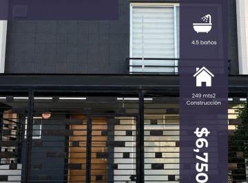 Casa de 4 habitaciones, Zapopan · Casa en Bosques Vallarta con 4 Recámaras, Roof Garden, Terraza y Jardín
