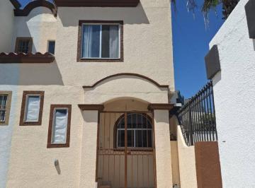 Casa de 4 habitaciones, Tijuana · Propiedad en Renta en Privada Begonias Jardines de Agua Caliente