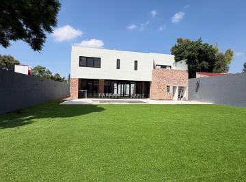 Casa · 600m² · 3 Recámaras · 3 Estacionamientos · Casa - Jurica