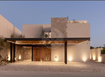 Casa · 425m² · 3 Recámaras · 2 Estacionamientos · Casa en Venta en Altozano El Nuevo Querétaro