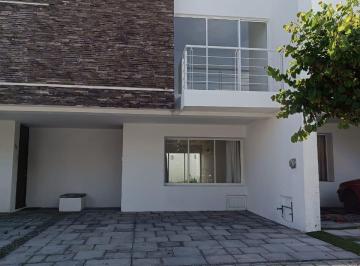Casa de 3 habitaciones, Juan C. Bonilla · Casa en Renta en Fraccionamiento Cumbres Residencial.