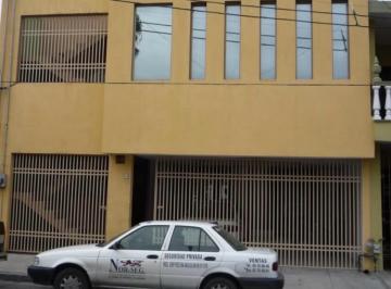 Casa · 300m² · 2 Recámaras · 2 Estacionamientos · Casa en Venta Col. Terminal, Monterrey, N. L.