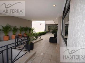 Casa · 550m² · 4 Recámaras · 3 Estacionamientos · Renta Agradable Casa en Las Lomas de Chapultepec