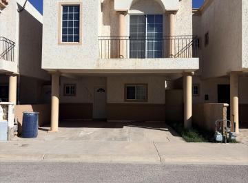 Casa de 3 habitaciones, Juárez · Casa en Renta en Cerrada Messina – Canto de Calabria