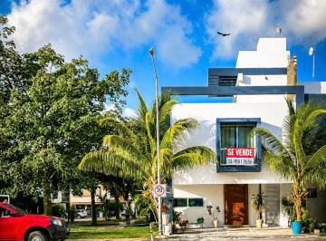Casa de 4 habitaciones, Benito Juárez · Residencia en Venta en Arbolada By Cumbres ~ Sobre Av Huayacan