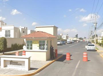 Casa de 3 habitaciones, Toluca · Venta de Casa en La Colonia Tlacopa en La Calle Luis Gonzaga Urbina, en Toluca, en El Edo. Méx.