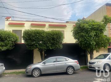 Casa · 400m² · 5 Recámaras · 5 Estacionamientos · Casa en Venta en Lindavista Muy Bonita, Excelente Ubicacion