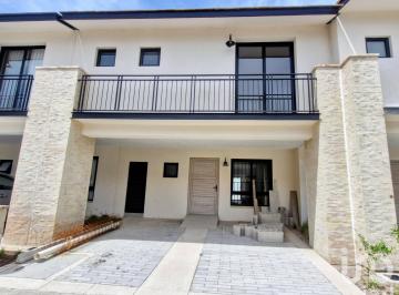 Casa · 186m² · 3 Recámaras · 2 Estacionamientos · Casa en Venta en Zona Jurica - Palmares, Querétaro, Querétaro
