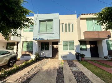 Casa de 3 habitaciones, Zapopan · Casa en Renta en Camino a Bosque de San Isidro Zapopan