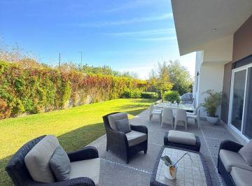 9f6218c125db9c473fbc4fbf0a4fddb2b40bc5ac1e68d690b6b0cdb059194b4a · Casa Venta Queretaro La Vista Residencial