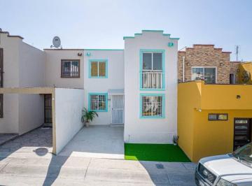 Casa de 3 habitaciones, Tijuana · Casa en Renta en Paseos del Florido.