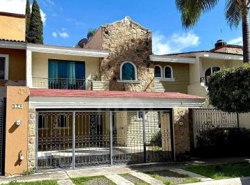 0d635daced7e90ea2ab4176d70adef4cb646e40a8cbce3c19f2fc2062c8d6d5e · Casa en Venta en El Palomar