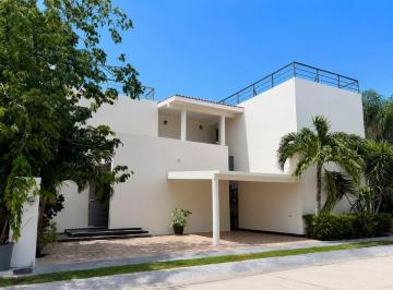 Casa de 4 habitaciones, Solidaridad · Venta de Casa en Residencial de Playa del Carmen