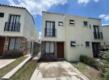 Casa de 2 habitaciones, El Marqués · Casa en Renta en Capital Sur | 2 Recámaras con Vestidor | Amenidades y Estudio