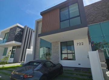 Casa · 289m² · 4 Recámaras · 4 Estacionamientos · Casa en La Rioja