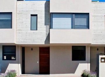 146b2ab4dbd31cffafd49745920b109d84c3de2d19d925025b0c31b3c56cb51f · Casa en Zakia - Zizana con Cuarto de Servicio en Acento Residencial