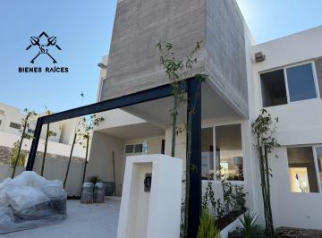 Casa · 169m² · 3 Recámaras · 2 Estacionamientos · Casa en Venta Zibata, 3 Recámaras, 169 m²