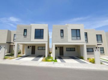 Casa · 143m² · 3 Recámaras · 2 Estacionamientos · Casa en Venta Mayorazgo, Estacionamiento Techado, Sala de Tv