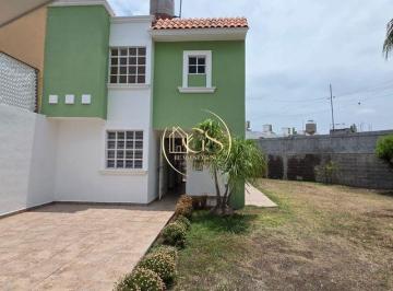 Casa en condominio · 90m² · 3 Recámaras · 2 Estacionamientos · Casn Terreno Excedente Gran Hacienda Celaya