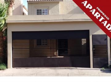 N/A · Casa en Renta en Privada San Sebastian con Cochera Techada