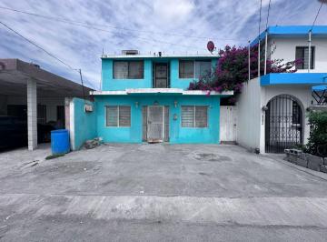 N/A · Casa en Venta en Satélite del Norte, Salinas Victoria – 6 Recámaras, 3 Baños y 200 m² en 2 Niveles
