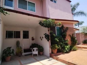 Casa · 279m² · 3 Recámaras · 2 Estacionamientos · Casa en Venta en Cuernavaca Mor