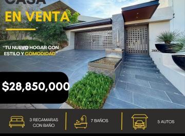 Casa · 750m² · 3 Recámaras · 5 Estacionamientos · Casa en Fraccionamiento Cumbres del Campestre