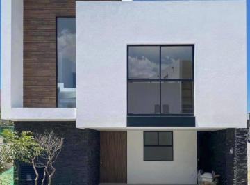 Casa en condominio · 219m² · 3 Recámaras · 2 Estacionamientos · Casa en Lomas de Angelópolis III, Parque Veracruz