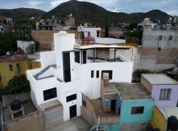 d20e047706e25a978c93bf217629bdb46f1bfea67b300e2a5183864c401c3264 · Casa en Venta en El Centro de Guanajuato - Amueblada y Remodelada