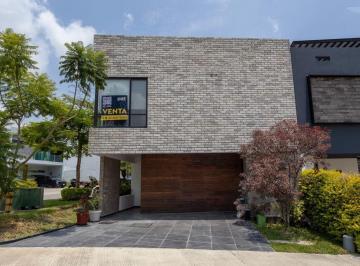 Casa en condominio · 218m² · 3 Recámaras · 2 Estacionamientos · Casa en Venta en Sendero de Las Cumbres, Senderos de Monteverde, Tlajomulco de Zuñiga