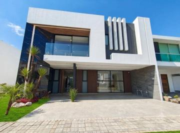 Casa de 5 habitaciones, San Andrés Cholula · Casa en Venta en Lomas de Angelòpolis; 5 Recámaras y un Gran Precio