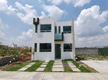 Casa · 113m² · 4 Recámaras · 2 Estacionamientos · Casa a 20 Minutos de Pachcua, y con Recamara en Plata Baja