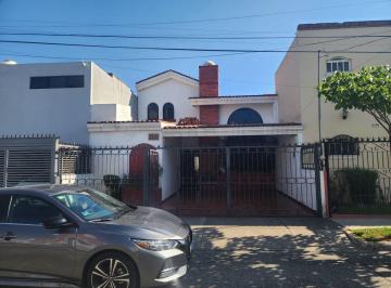 Casa de 3 habitaciones, Guadalajara · Casa en Venta en Jardines del Country