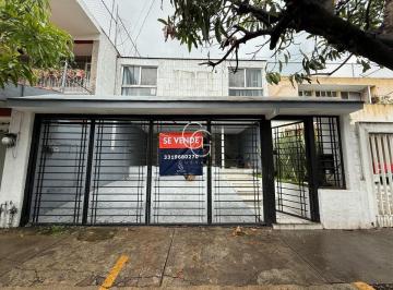 b14a3a5419e942f920cefe4f467a25f2cab60e882bbe9f654482002a799e1b8b · Casa en Venta en Chapultepec Country con Muchísimo Potencial.