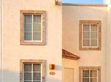 Casa · 90m² · 2 Recámaras · 2 Estacionamientos · Casa en Renta