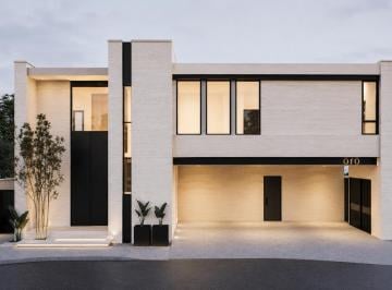Casa de 4 habitaciones, Santa Catarina · Casa en Almena 1