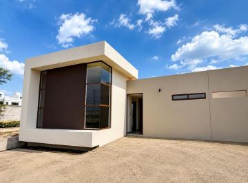 Casa · 148m² · 3 Recámaras · 2 Estacionamientos · Casa en Preventa en Metepec