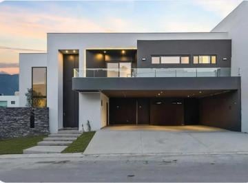 1 · Casa en Venta en Bosques de Las Misiones, El Yerbaniz, Santiago