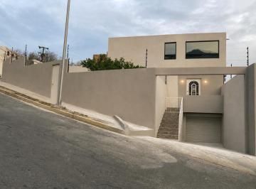 1 · Casa en Renta Frente a La Huasteca | Ideal Para Empresas, Personal Foráneo o Estudiantes.