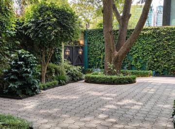 Casa de 6 habitaciones Venta MN 58,000,000 · Exclusiva Casa en Lomas de Chapultepec | 2 Casas Independientes con Jardín Espectacular