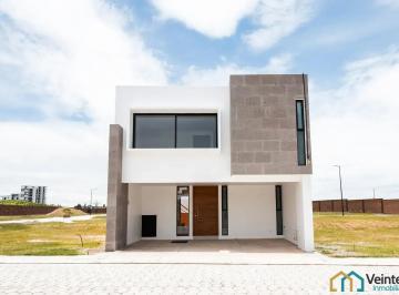 Casa · 167m² · 3 Recámaras · 2 Estacionamientos · Casa en Venta en Lomas de Granada, con Espacios Funcionales