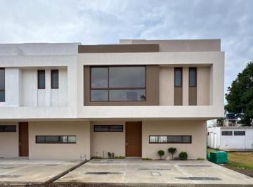 Foto 1 · Casa en Venta en Metepec a un Costado del Parque Bicentenario con Diseño Moderno