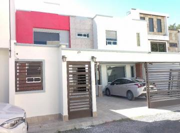 Foto 1 · Venta de Casa en Cacalomacan, Ubicada en Av de Los Jinetes